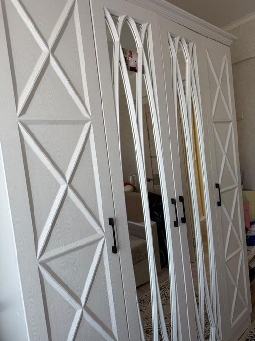 Продам шифоньер.