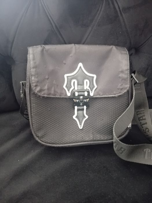 Продавам чанта Trapstar