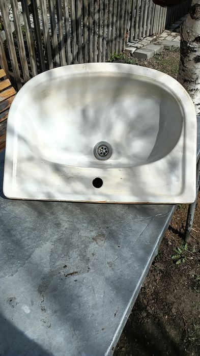 Раковина фарфоровая