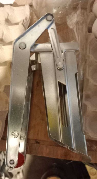 Aparat Pentru Taiat Cartofi Pai / Legume