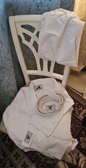 Продам кимоно,дзюдоги для дзюдо и карате.
