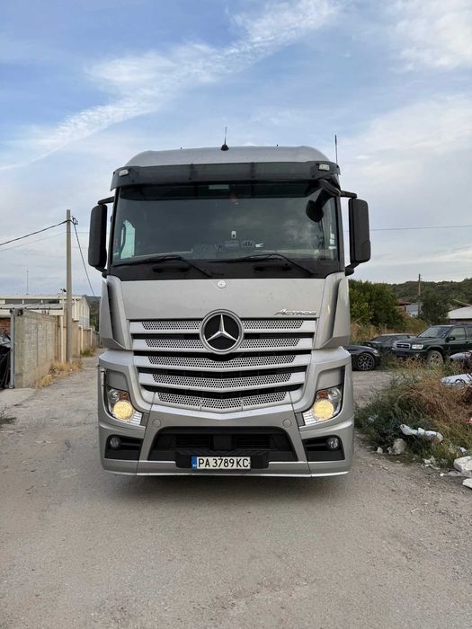Влекач Mercedes-Benz Actros на части 2015