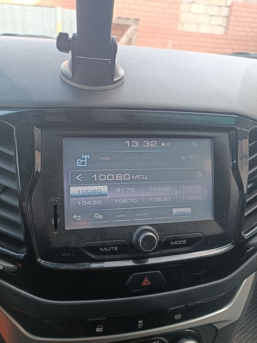 продам автомагнитолу на Весту