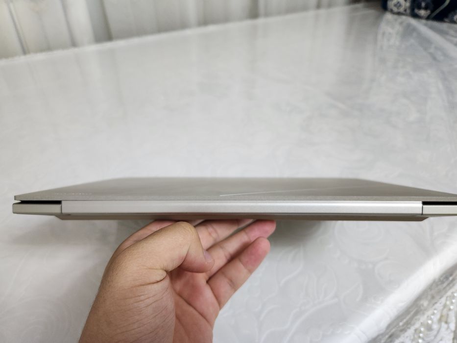 Asus Zenbook 14x ux3404V i9 13900H 120hz oled