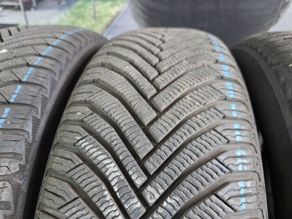 215/60/17 MICHELIN 4бр