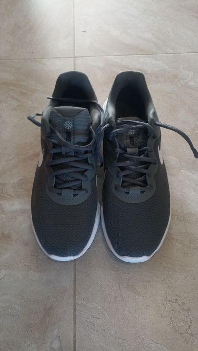 Маратонки Nike revolution 6