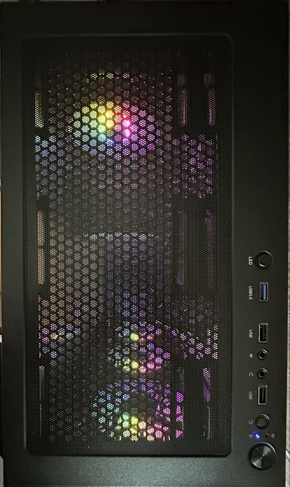 Нов Бюджетен Геймърски Компютър / Ryzen 3 3200G / B550M / RGB / Отличен за Игри и Работа