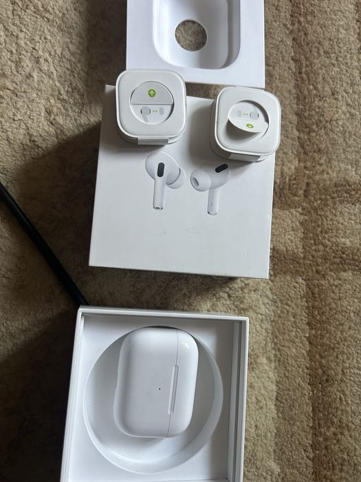 AirPods 4