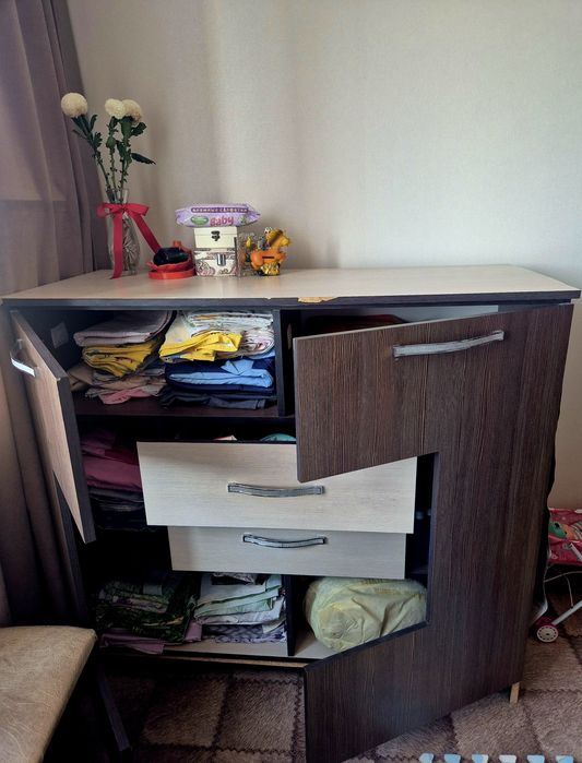Продам встроенный шкаф и комод