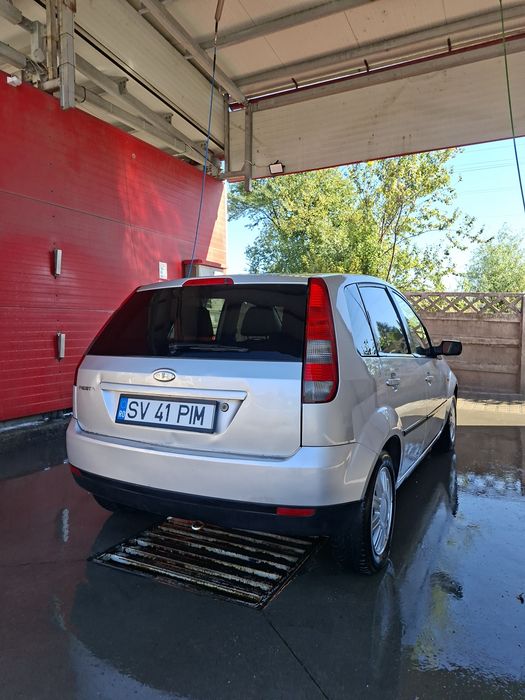 FORD Fiesta 2005 — imagine 3