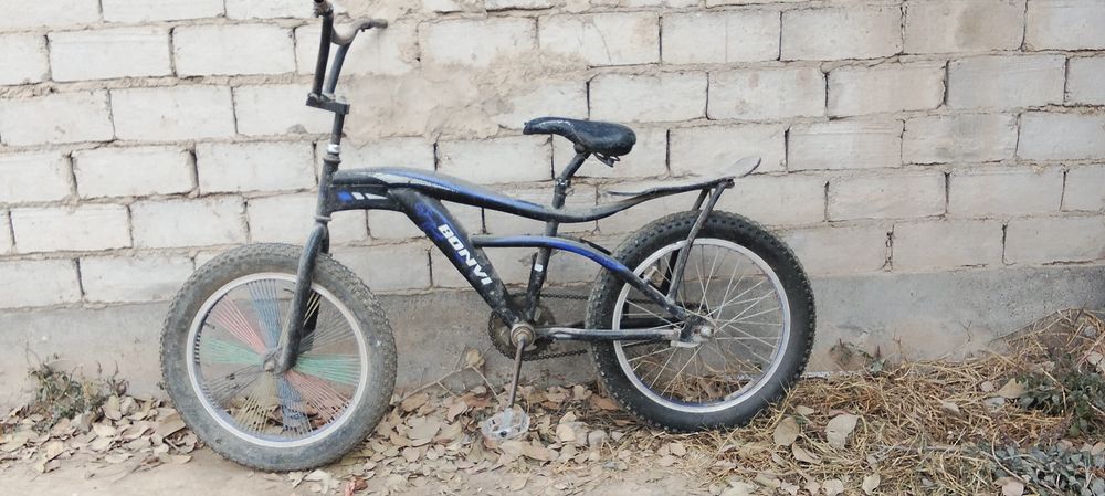 Velik holati zoʻr koʻp minilmagan pakirushka va koʻp zapchaslari yangi