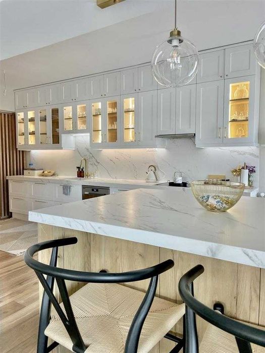 Дава се под наем Двустаен апартамент в Бургас, Лазур - 68 кв.м за 229.5 € - Снимка #1