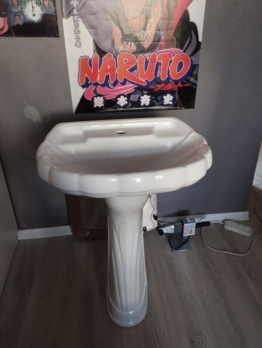 Продам раковину тюльпан,срочно