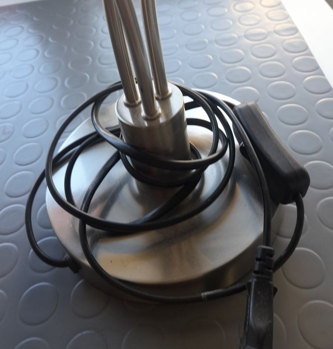 Лампион от плат и окръглен триъгълен свети много красиво