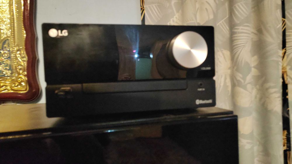 Stație LG cu bloutooth fara telecomanda 100 lei 100 wati