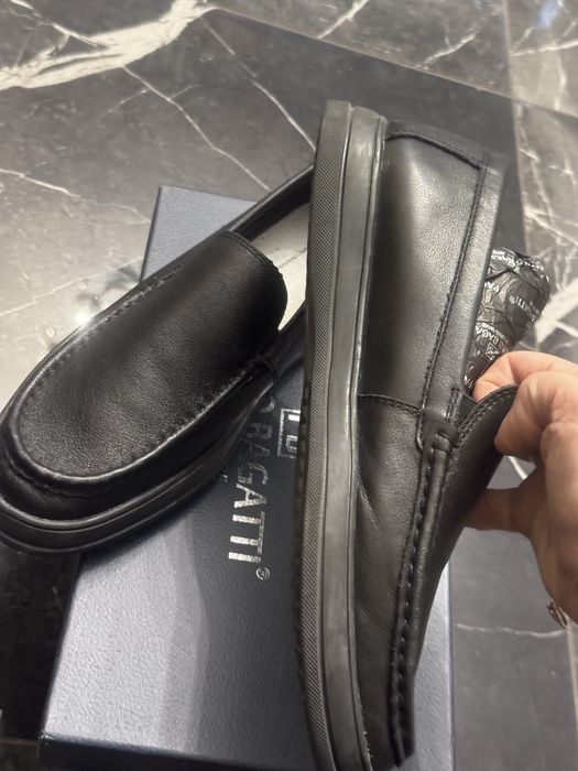 Продам кожаные туфли для парня