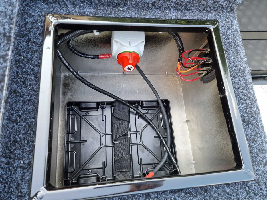 Barca aluminiu Bass PRO 420 spinning