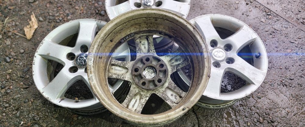 Комплект оригинальных дисков R16. Toyota