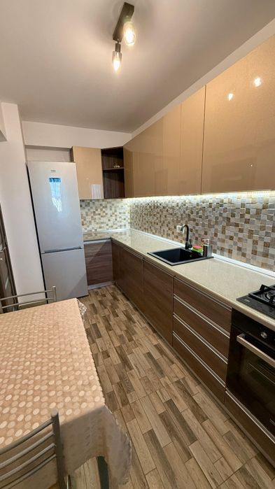 Vand apartament 48mp+7mp balcon
