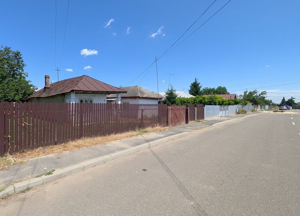 Vand teren si casā în Marasesti 1257m²