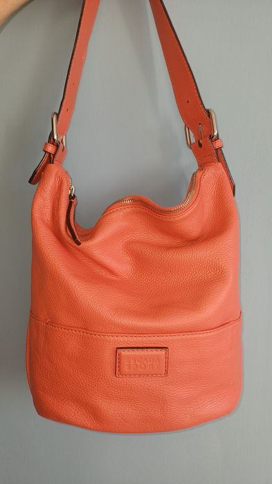 Escada sport чанта от естествена кожа