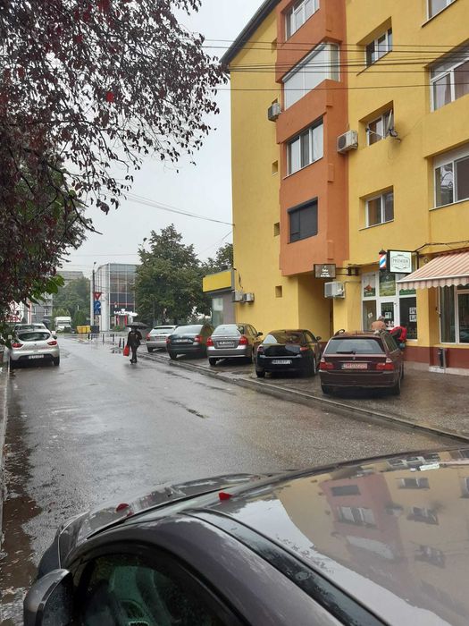 Inchiriez spatiu comercial in zona f buna