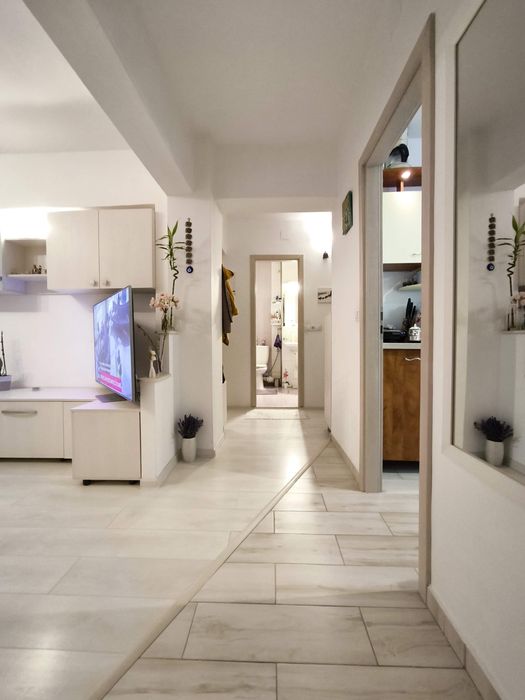 Vând apartament 4 camere Brașov