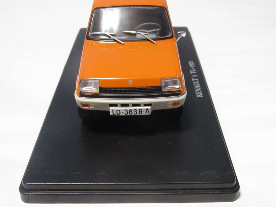 1/24 метални колекционерски колички Renault 5, Fiat UNO