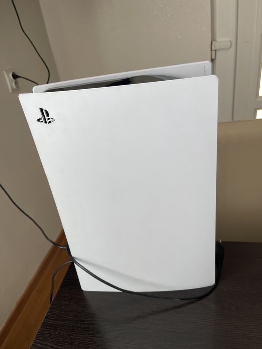 Ps5 1tb, 3 manete + incarcator wireless