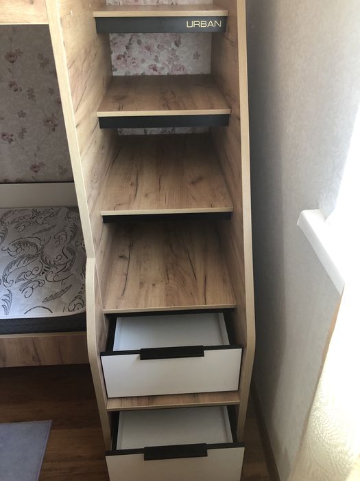 Продам 2-х ярусную кровать