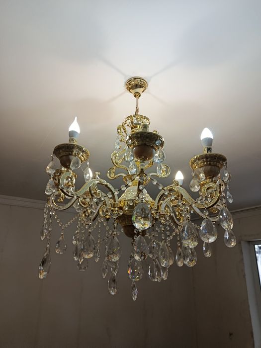 Люстра продам срочно