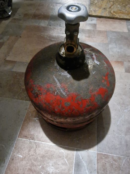 Продам газовый балон 5л