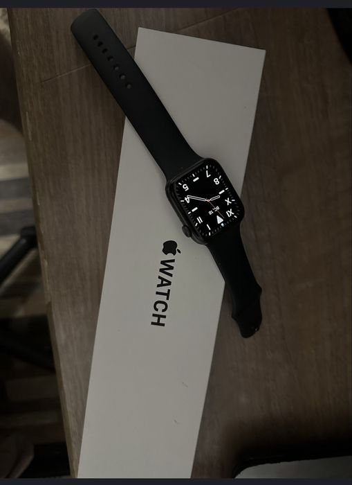 Apple Watch SE оригинальные часы
