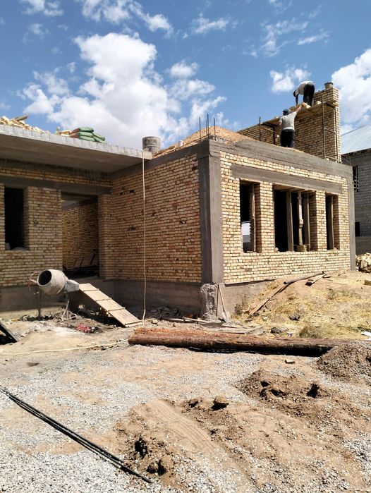 Строительны  бригада бар