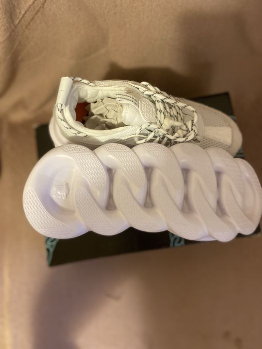 versace chain reaction