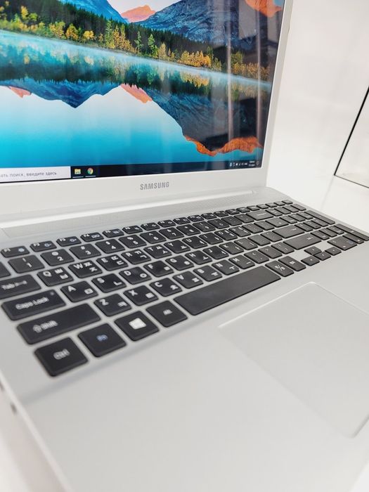 Nootebook Samsung sotiladi holati zoʻr