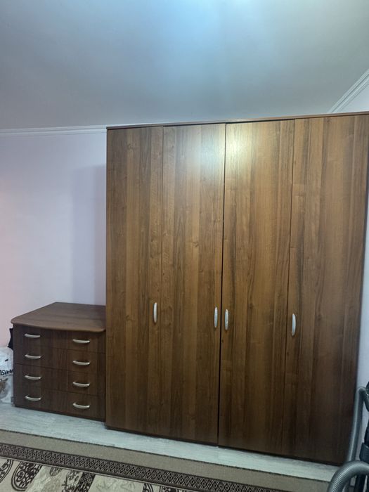 Продам шифоньер комодом