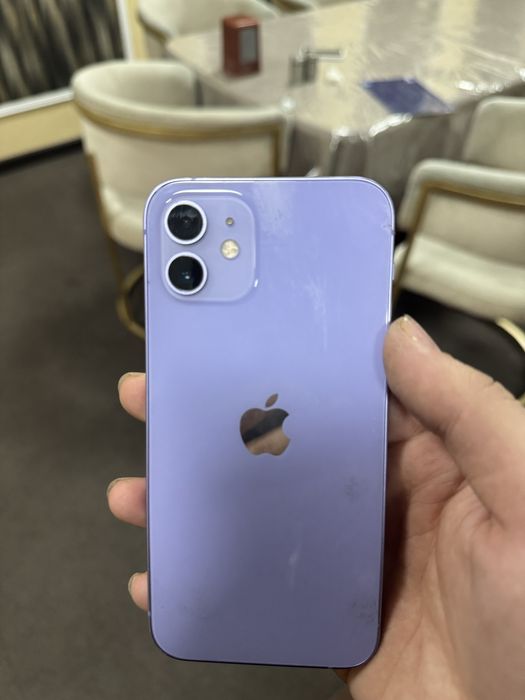 iPhone 12 в идеальном состоянии