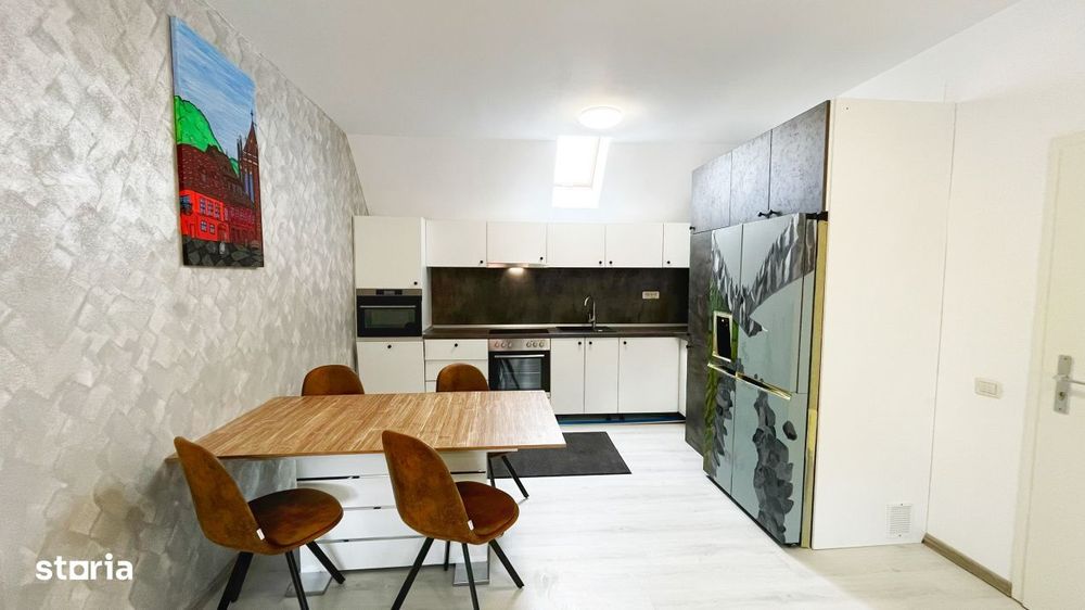 Apartament cu 3 camere in zona Centrala/ Strada Lunga