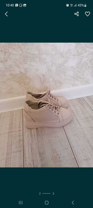 Кроссовки женские 37размер