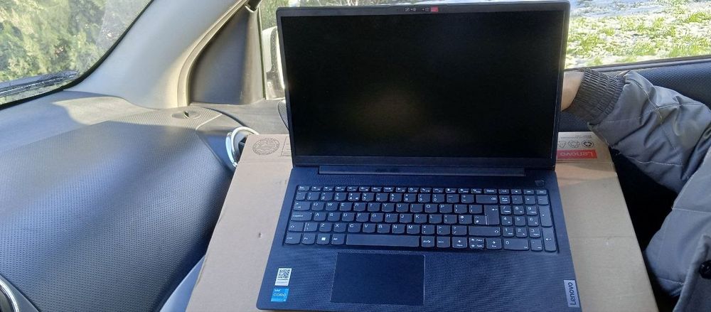 Noutbuk lenovo holati yangi