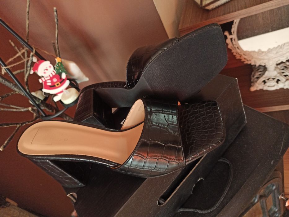 Нови дамски обувки/чехли 37/38