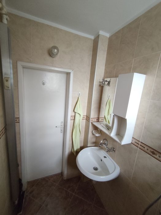 Продавам 3 СТАЕН апартамент