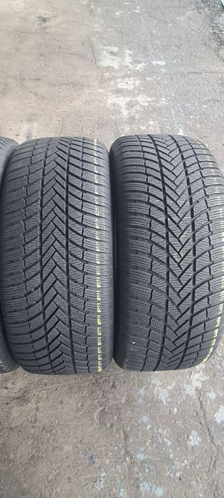 4 anvelope iarna Bridgestone 255/50/19.Pretul este pe bucata.