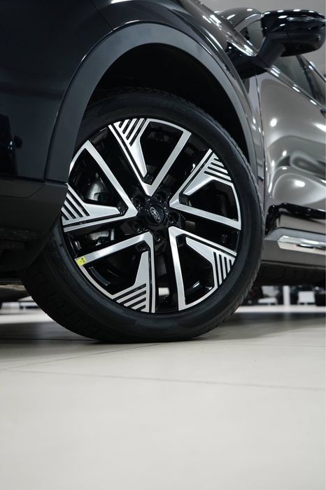 Ford Equator Hybrid 2025