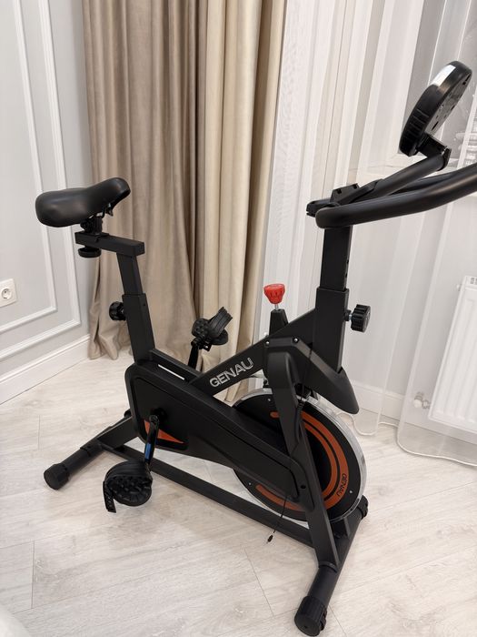 Продам велотренажер Genau