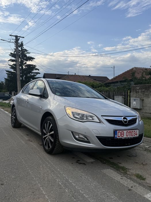 Opel astra j 2011