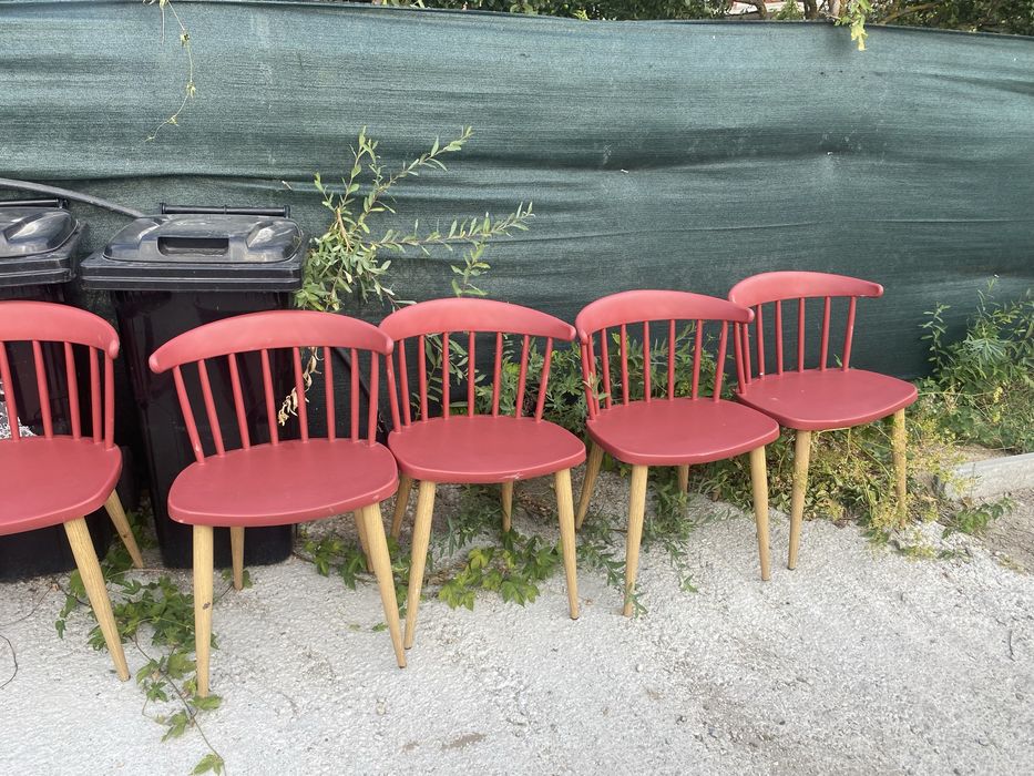 Vand 15 scaune plastic(55 lei  bucata