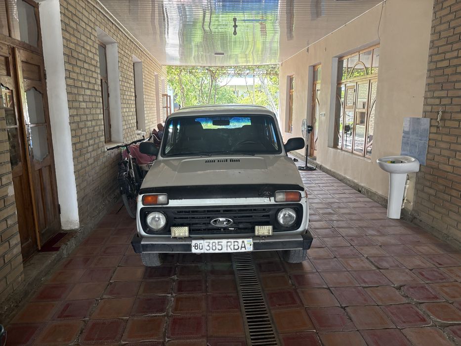 Lada niva legend