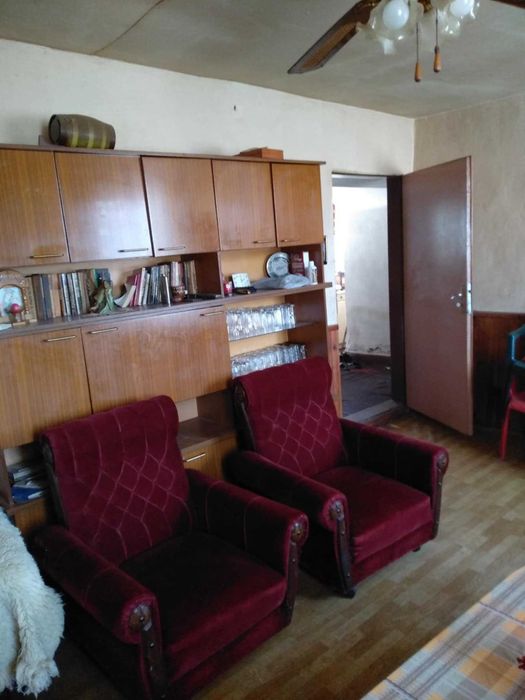 Продавам двуетажна къща в град Брезово област Пловдив